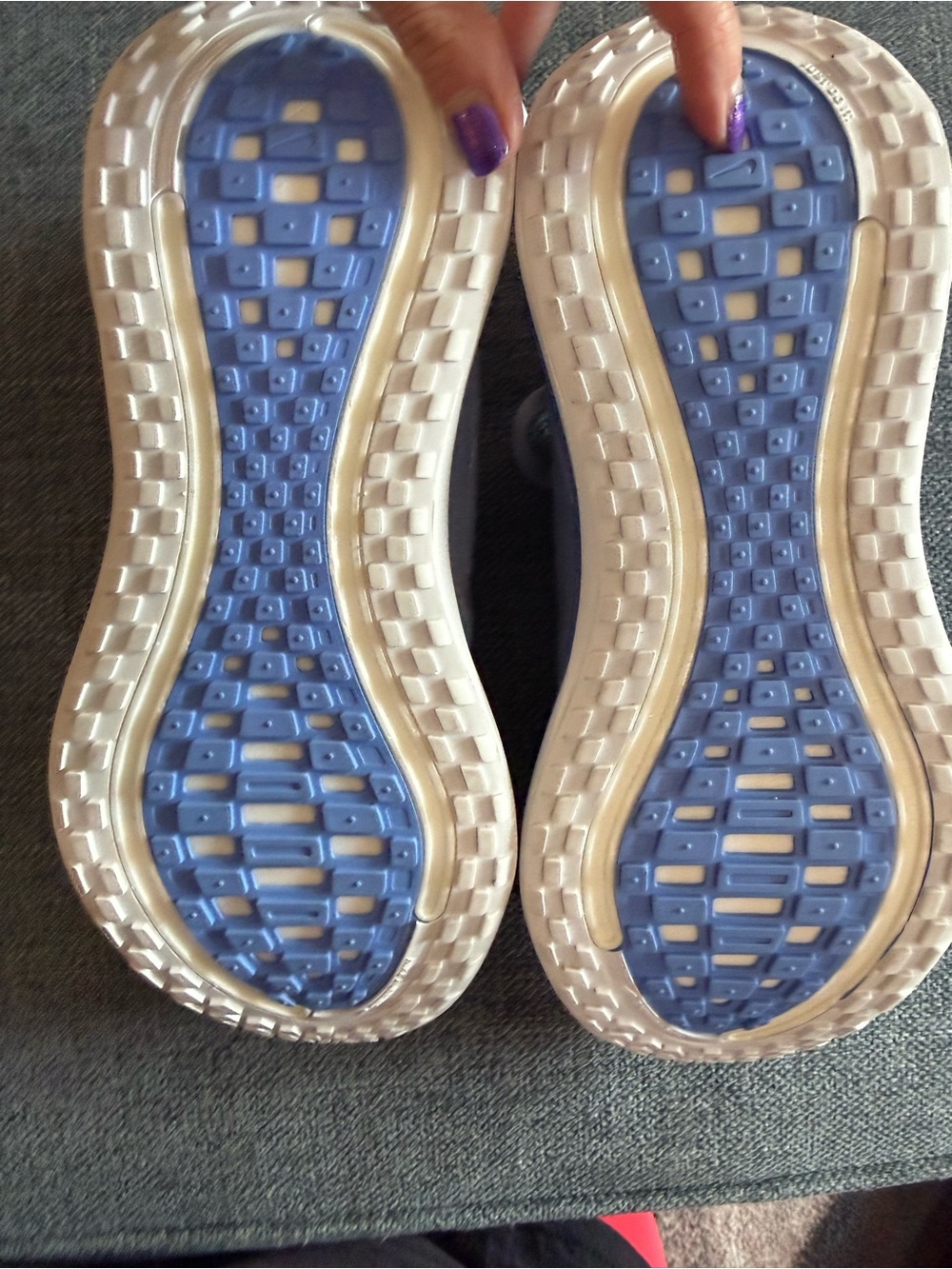 Nike Women’s  Zoom Vomero Plus Running Shoes - Picture 6 of 6